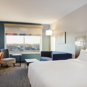 One-Bedroom King Suite